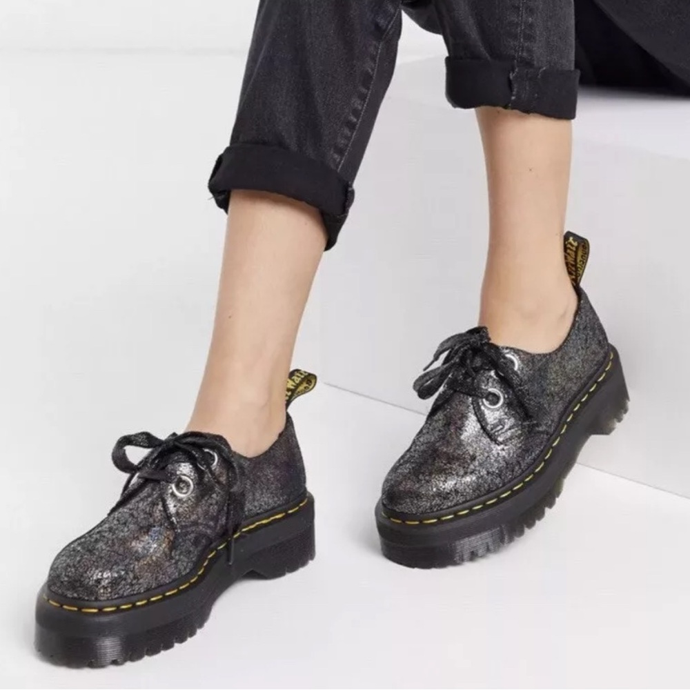Like NEW‎ Dr. Martens Women's Platform Holly Gunmetal Iridescent Crackle size 6